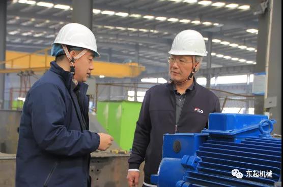 河南工業(yè)大學(xué)機電工程學(xué)院院長(cháng)、碩士研究生導師惠延波教授等一行蒞臨東起集團參觀(guān)考察